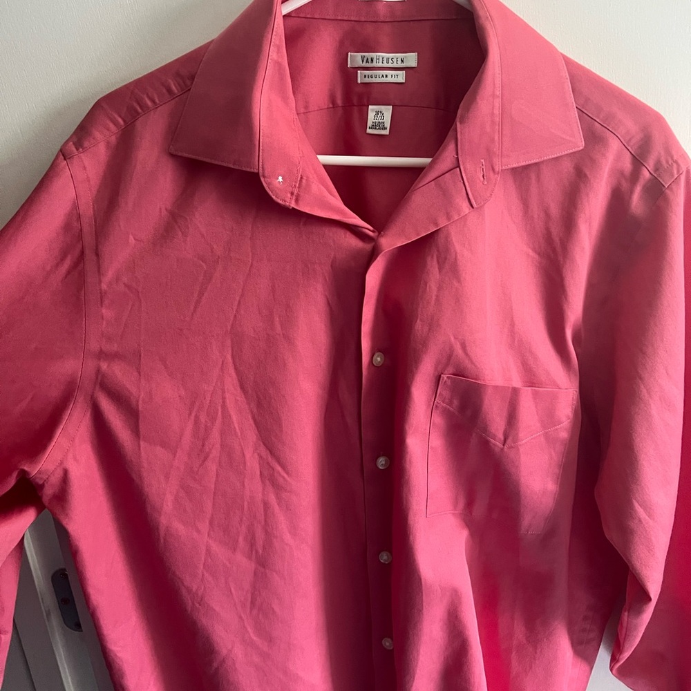 Van Heusen Men's Salmon colored Dress Shirt